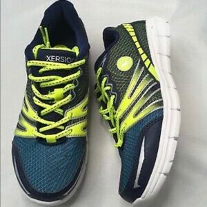 Xersion Pivotal 2 boys running shoes
